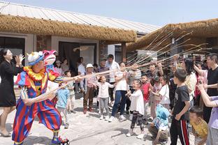 坎塞洛本场数据：3次关键传球，1次创造良机，4次解围，评分7.7分